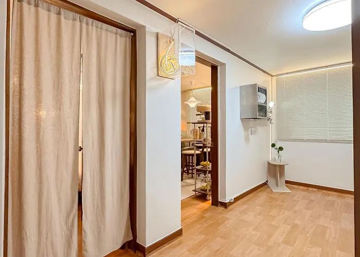 Seocho, Gyodae, About A 6-minute Walk From Nambu Bus Terminal Station Seul